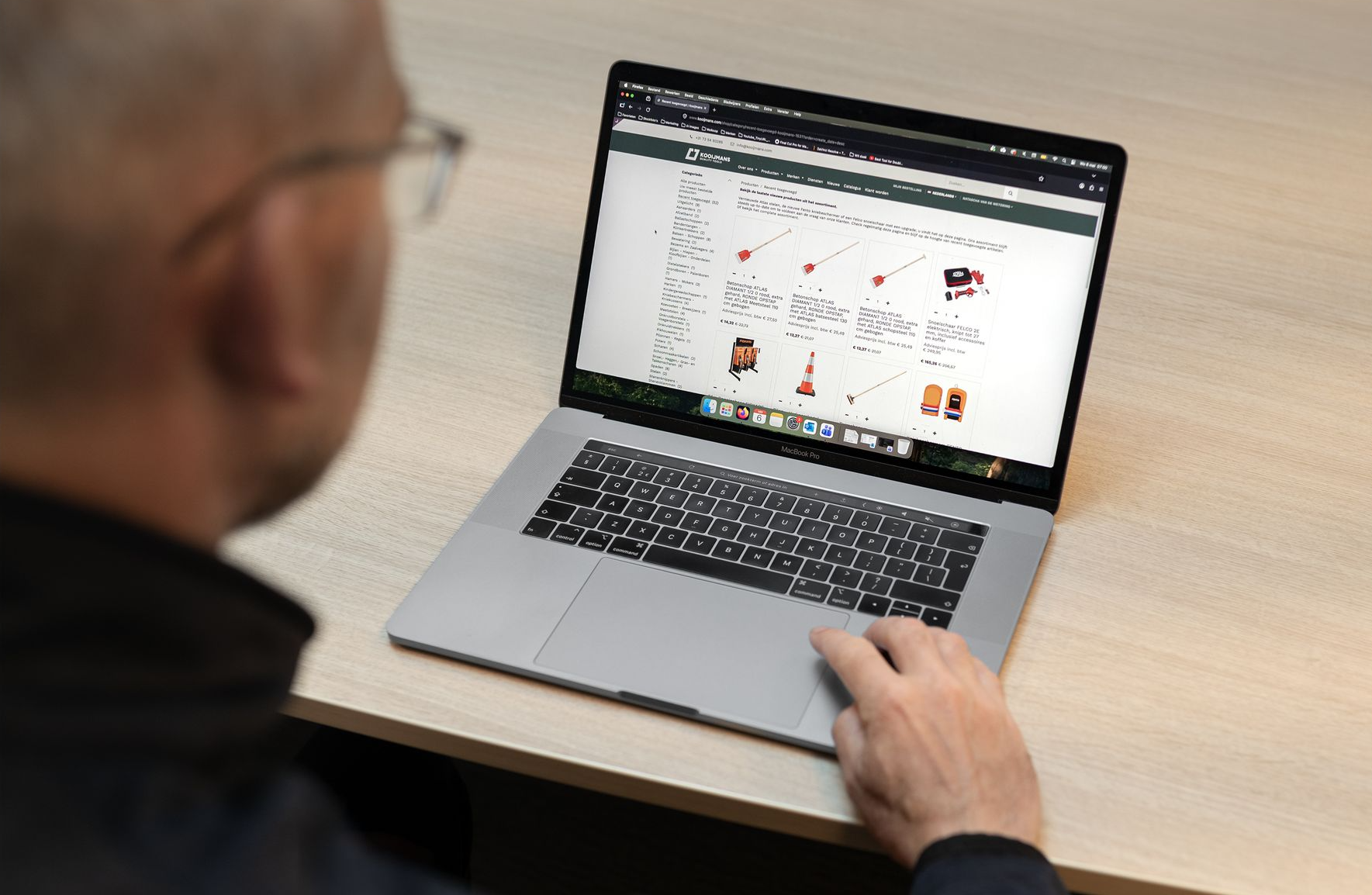 Kooijmans website