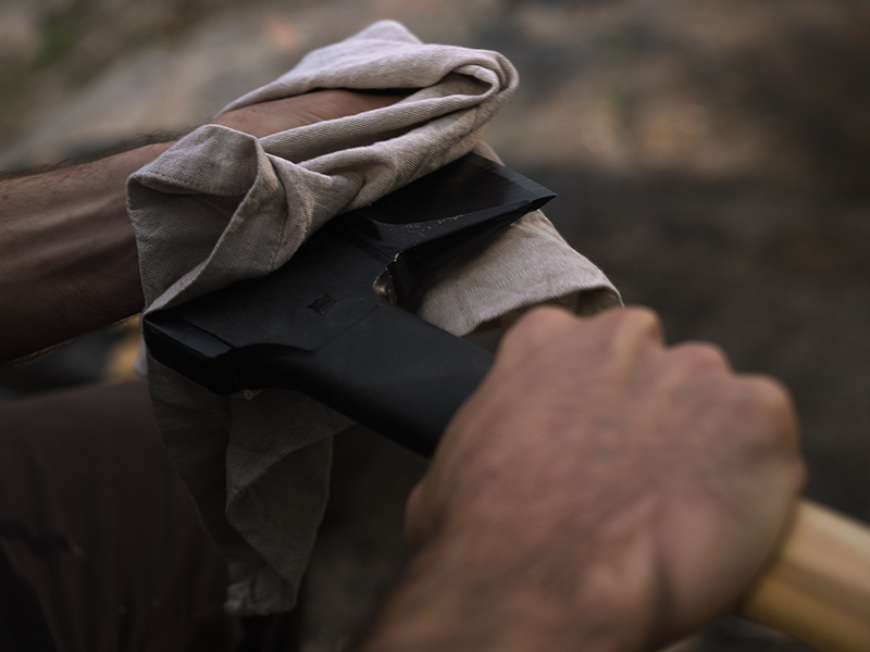 Norden hakbijl Fiskars, type N12, universeel. lengte 52,6 cm en 1250 gram