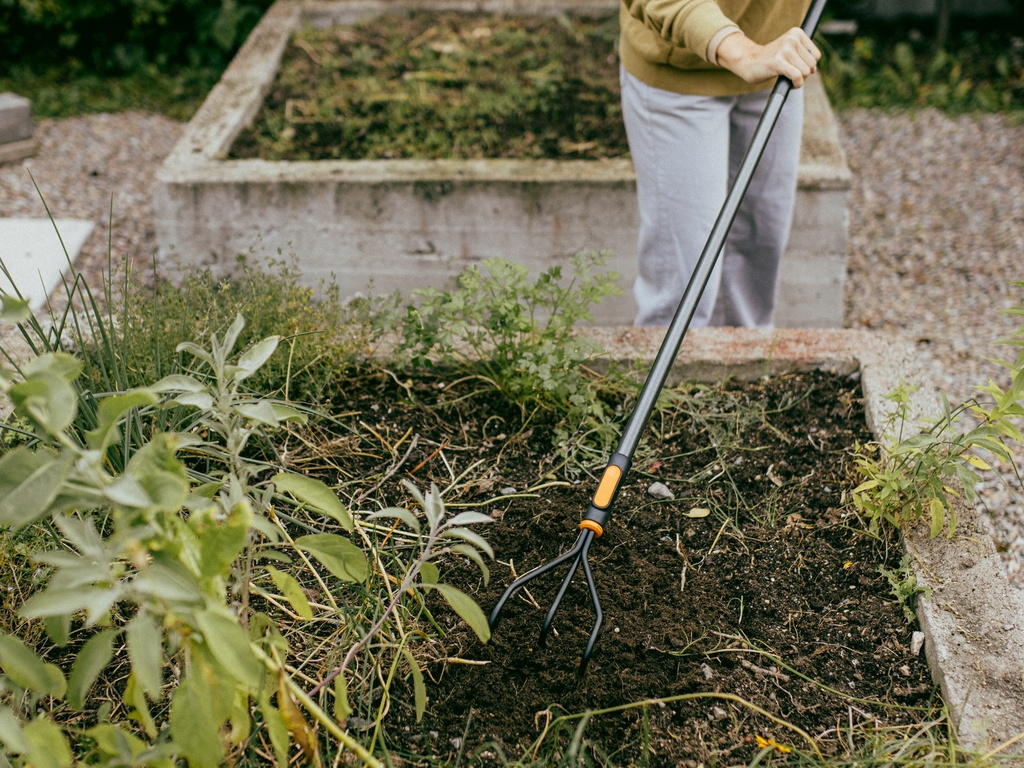 FISKARS OneClick Cultivator - Krabber 3 tands met lanspunten