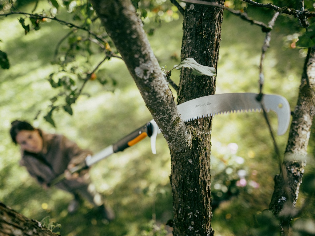 FISKARS OneClick Snoeizaag met gebogen blad 20 cm en tegenmes