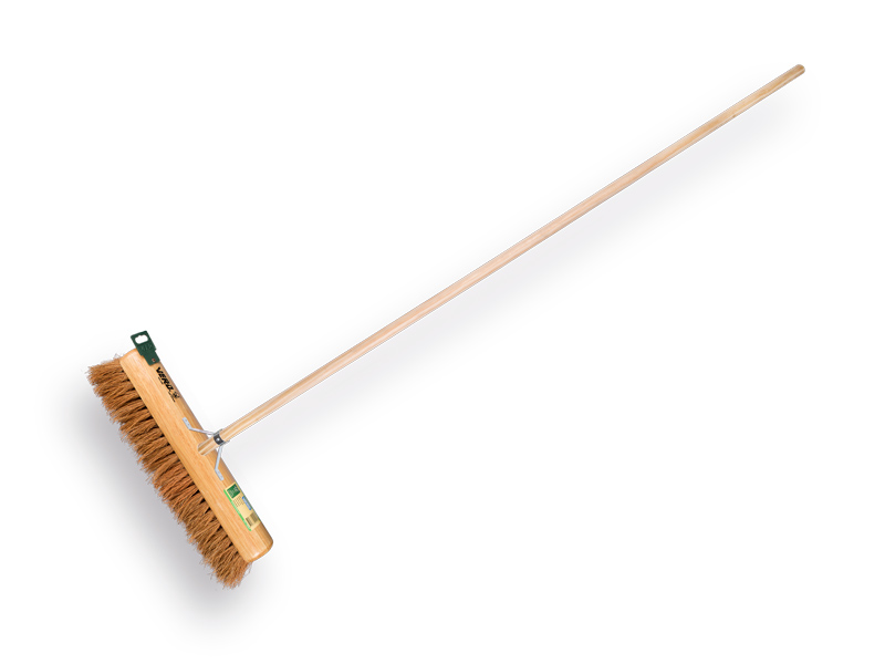 [1490611] Balai à pousser VERO 1540 fibre de coco 40 cm, capuchon rond, avec manche IKAPE 150 x 2,8 cm et support de manche de balai