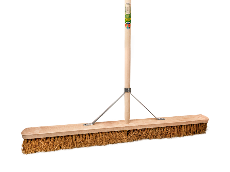 [1550587] Push broom SOLIDE coconut fibre 100 cm, flat cap, with IKAPE handle 160 x 2.8 cm and wide broom handle bracket. FSC 100%