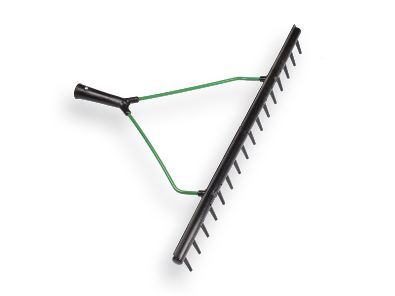 [656015] Fourche de golf - râteau à bunker JOST noir avec 16 dents courtes et bande de nivellement, sans manche