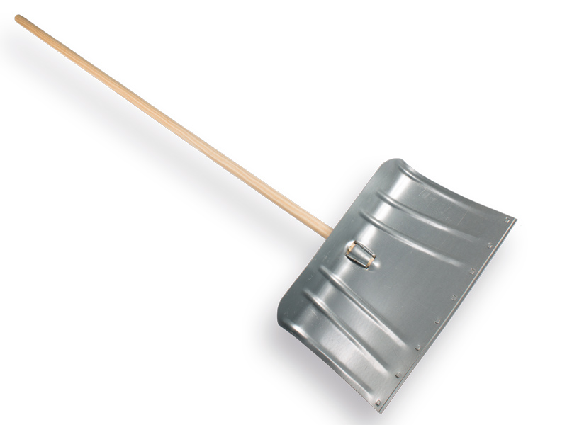 Sneeuwschuiver staal gebogen 45 x 30 cm, met klembeugel, en houten steel 140 x 2,8 cm